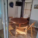 Chalet Pour 5 Personnes Equipe Sur Emplacement Privatif Dans Camping 4 Etoiles Appartenant Et Gere Par Un Particulier * 푸아