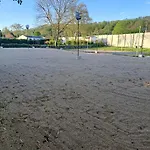Chalet Pour 5 Personnes Equipe Sur Emplacement Privatif Dans Camping 4 Etoiles Appartenant Et Gere Par Un Particulier 캠프장 *