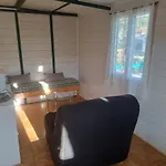 Chalet Pour 5 Personnes Equipe Sur Emplacement Privatif Dans Camping 4 Etoiles Appartenant Et Gere Par Un Particulier 캠프장