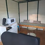 Chalet Pour 5 Personnes Equipe Sur Emplacement Privatif Dans Camping 4 Etoiles Appartenant Et Gere Par Un Particulier * 푸아