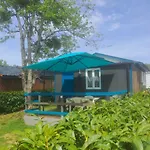 Chalet Pour 5 Personnes Equipe Sur Emplacement Privatif Dans Camping 4 Etoiles Appartenant Et Gere Par Un Particulier *