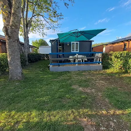 Chalet Pour 5 Personnes Equipe Sur Emplacement Privatif Dans Camping 4 Etoiles Appartenant Et Gere Par Un Particulier Kamp alanı Foix