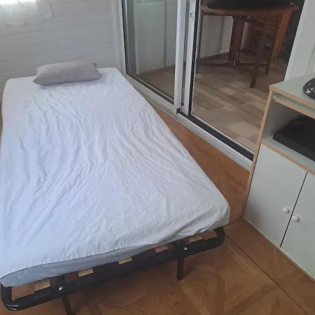 Chalet Pour 5 Personnes Equipe Sur Emplacement Privatif Dans Camping 4 Etoiles Appartenant Et Gere Par Un Particulier Kamp alanı