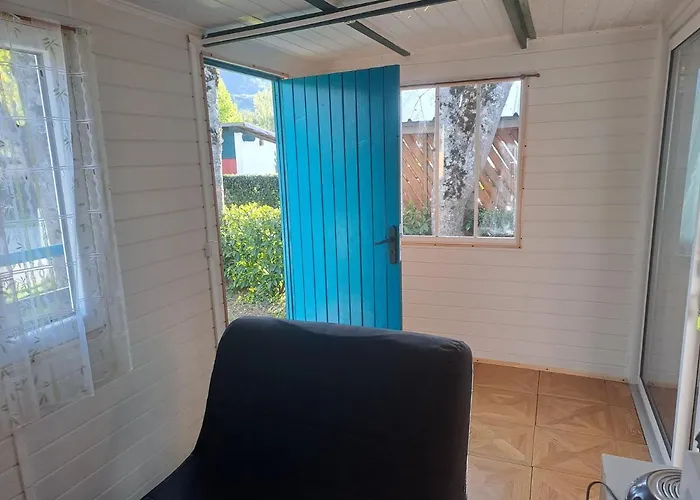 Kamp alanı Chalet Pour 5 Personnes Equipe Sur Emplacement Privatif Dans Camping 4 Etoiles Appartenant Et Gere Par Un Particulier Foix