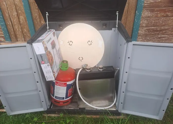 Chalet Pour 5 Personnes Equipe Sur Emplacement Privatif Dans Camping 4 Etoiles Appartenant Et Gere Par Un Particulier Kamp alanı