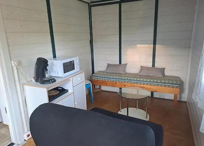Chalet Pour 5 Personnes Equipe Sur Emplacement Privatif Dans Camping 4 Etoiles Appartenant Et Gere Par Un Particulier * Foix