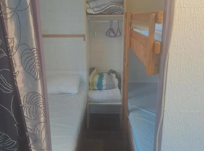 Kamp alanı Chalet Pour 5 Personnes Equipe Sur Emplacement Privatif Dans Camping 4 Etoiles Appartenant Et Gere Par Un Particulier Foix