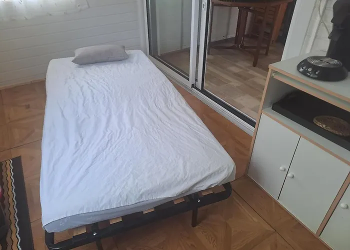 Chalet Pour 5 Personnes Equipe Sur Emplacement Privatif Dans Camping 4 Etoiles Appartenant Et Gere Par Un Particulier Kamp alanı