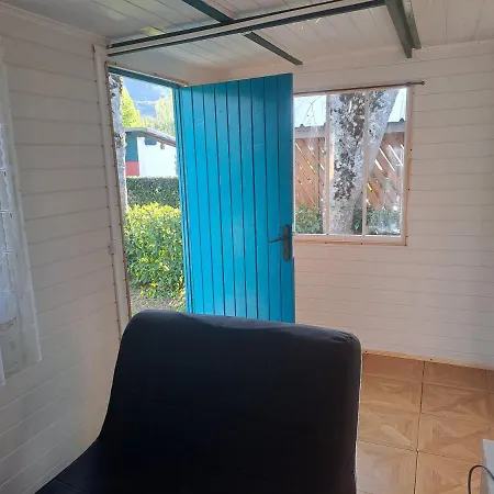 Camping Chalet Pour 5 Personnes Equipe Sur Emplacement Privatif Dans Camping 4 Etoiles Appartenant Et Gere Par Un Particulier Foix