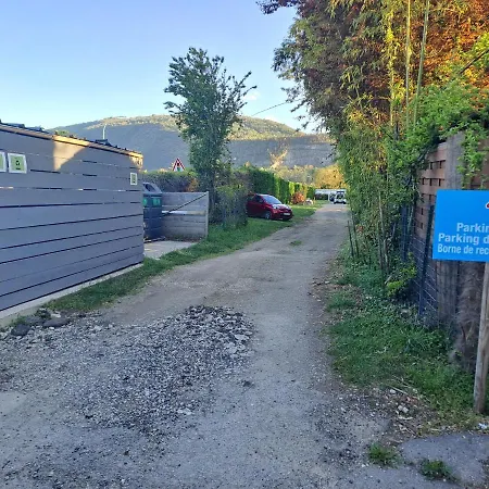 Chalet Pour 5 Personnes Equipe Sur Emplacement Privatif Dans Camping 4 Etoiles Appartenant Et Gere Par Un Particulier Campingplads