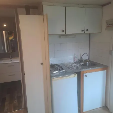 Camping Chalet Pour 5 Personnes Equipe Sur Emplacement Privatif Dans Camping 4 Etoiles Appartenant Et Gere Par Un Particulier