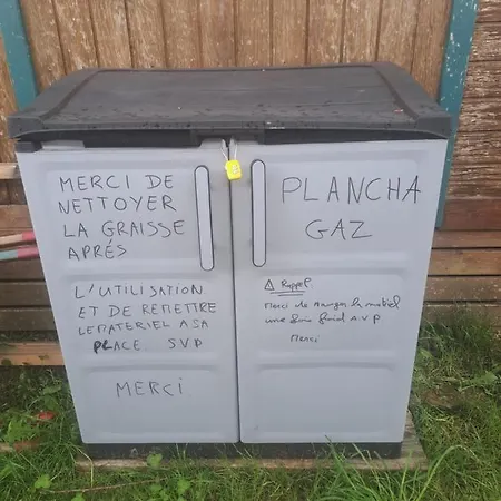 Chalet Pour 5 Personnes Equipe Sur Emplacement Privatif Dans Camping 4 Etoiles Appartenant Et Gere Par Un Particulier * Foix