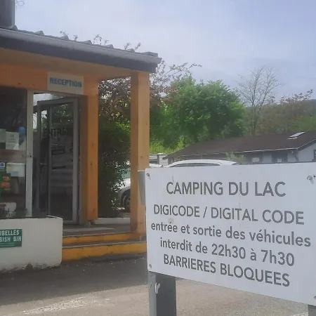 Chalet Pour 5 Personnes Equipe Sur Emplacement Privatif Dans Camping 4 Etoiles Appartenant Et Gere Par Un Particulier * Foix