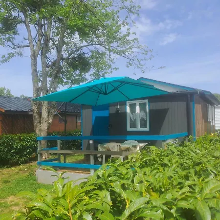 Chalet Pour 5 Personnes Equipe Sur Emplacement Privatif Dans Camping 4 Etoiles Appartenant Et Gere Par Un Particulier *