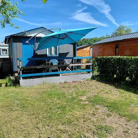 Chalet Pour 5 Personnes Equipe Sur Emplacement Privatif Dans Camping 4 Etoiles Appartenant Et Gere Par Un Particulier Camping