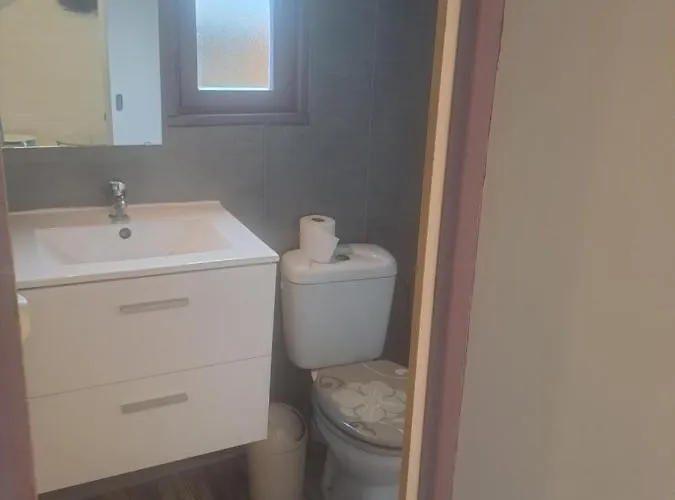 Chalet Pour 5 Personnes Equipe Sur Emplacement Privatif Dans Camping 4 Etoiles Appartenant Et Gere Par Un Particulier Кемпинг