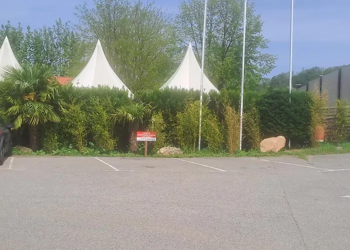 Кемпинг Chalet Pour 5 Personnes Equipe Sur Emplacement Privatif Dans Camping 4 Etoiles Appartenant Et Gere Par Un Particulier